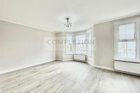 2 bedroom flat for sale, Cedars Avenue, Walthamstow E17