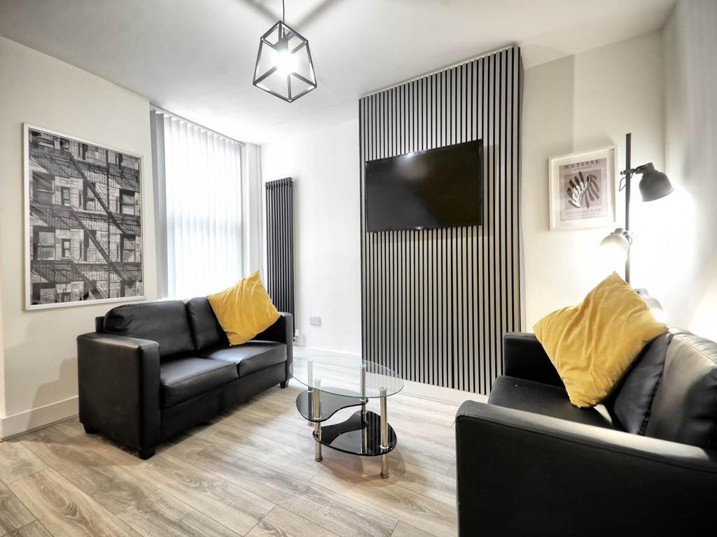 Lounge 1