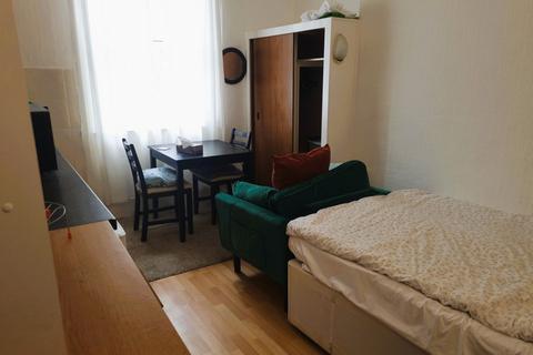 undefined, London SE25