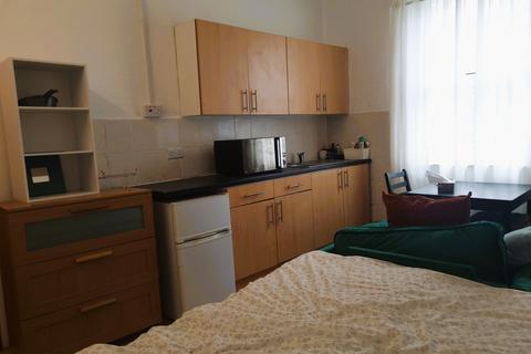 undefined, London SE25