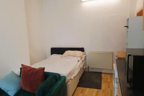 undefined, London SE25