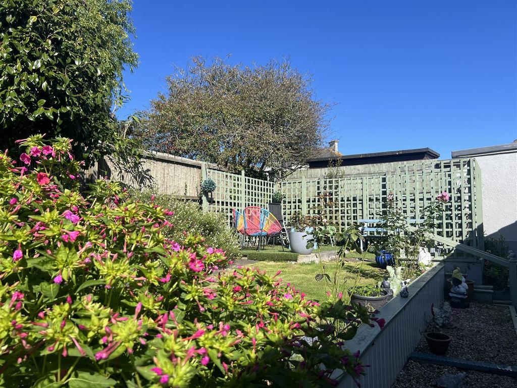 Gardens &amp; Garage