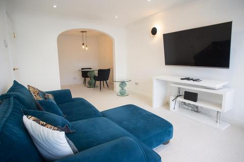 undefined, 2 Bed flat to rent on Britannia Drive, Ashton-On-Ribble, Preston