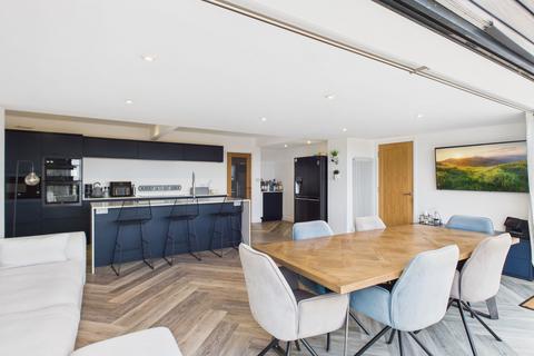 24 Barton Drive, Paignton, TQ3 3SH