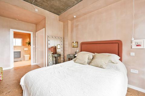 2 bedroom flat for sale, The Curve, Ladbroke Grove, London, W10