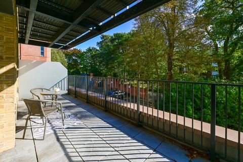 undefined, Farnborough Road, Farnborough, GU14