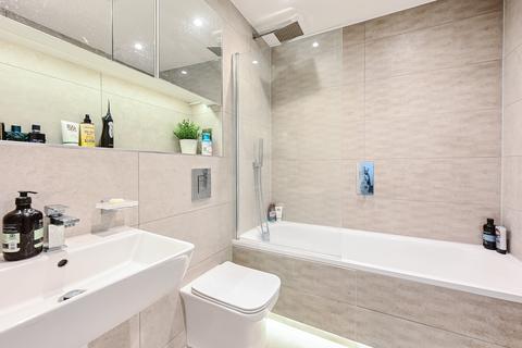 undefined, Farnborough Road, Farnborough, GU14