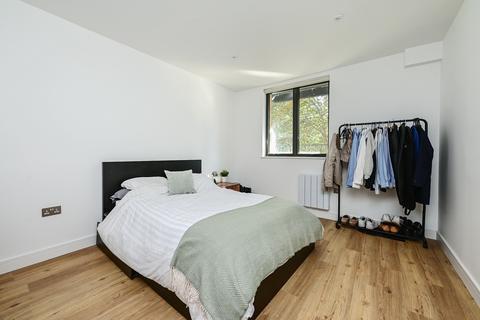 undefined, Farnborough Road, Farnborough, GU14