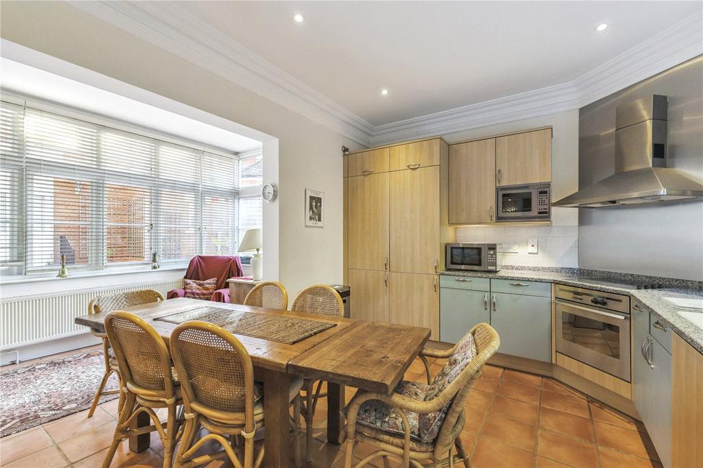 Kit/Dining Room