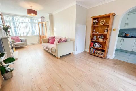 4 bedroom end of terrace house for sale, Cravan Avenue, Feltham, Middlesex, TW13