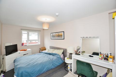2 bedroom flat to rent, Portcullis, 4 Shawheath Close, Hulme, Manchester, M15