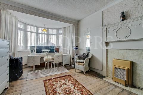 3 bedroom semi-detached house for sale, Randall Avenue, London, NW2