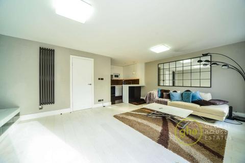 2 bedroom flat to rent, Kempton court, Whitechapel, London