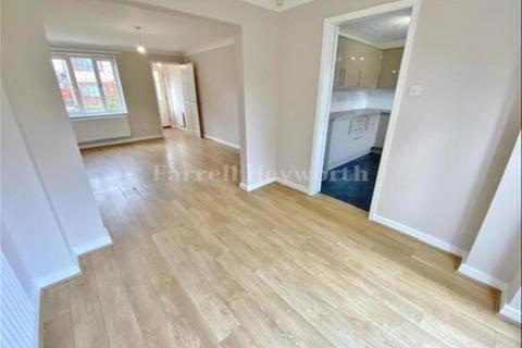 3 bedroom detached house to rent, Neath Close, Preston PR5