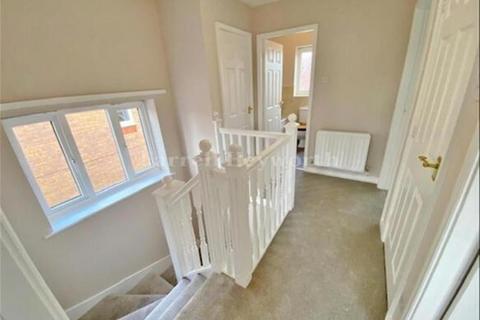 3 bedroom detached house to rent, Neath Close, Preston PR5