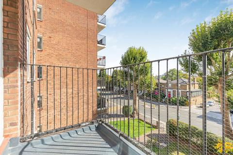 2 bedroom flat for sale, Goldhawk Road, London W12