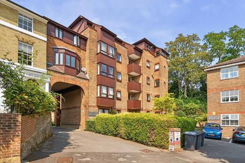 2 bedroom retirement property for sale, Tower Street, Kingsdale Court, SO23