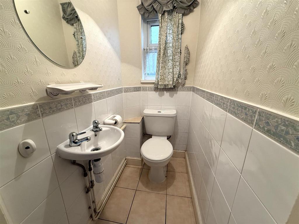 Cloak room.jpeg