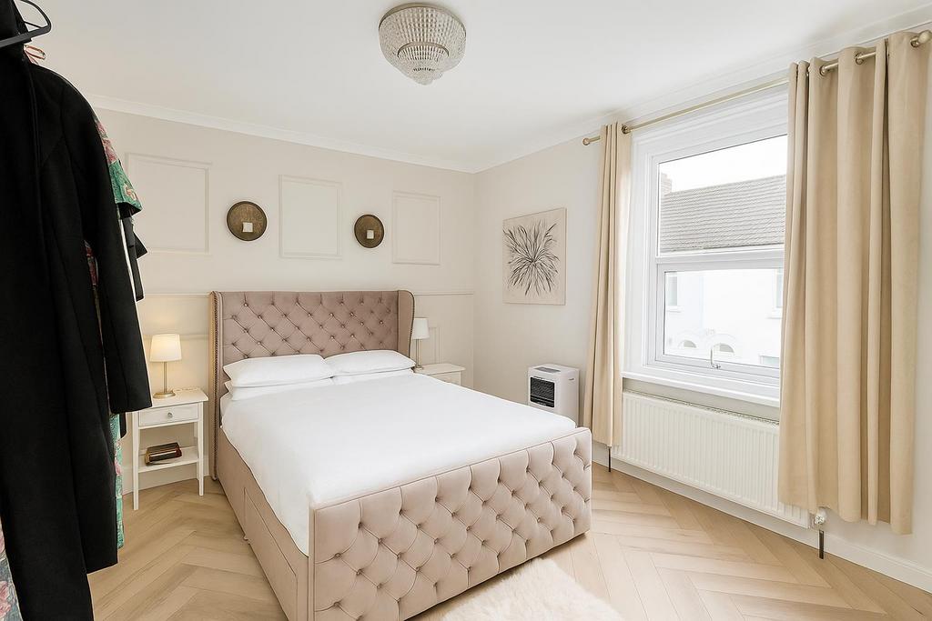 Bedroom 1 .png