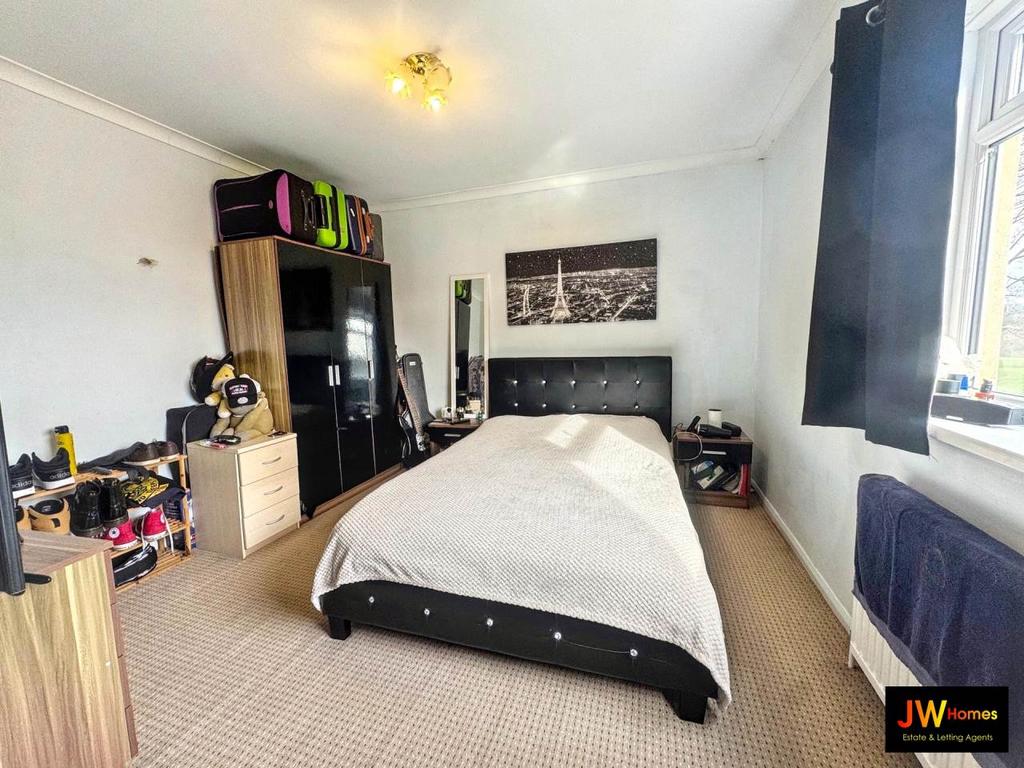 Bedroom 1 (13)