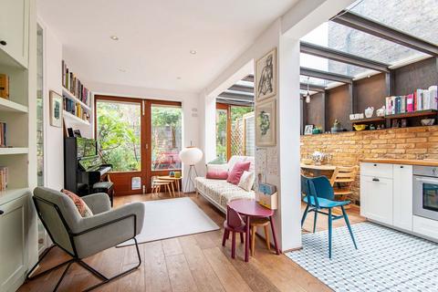 2 bedroom flat for sale, Waterlow Road, London N19