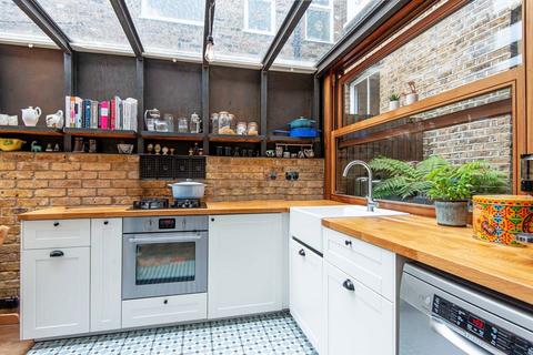 2 bedroom flat for sale, Waterlow Road, London N19