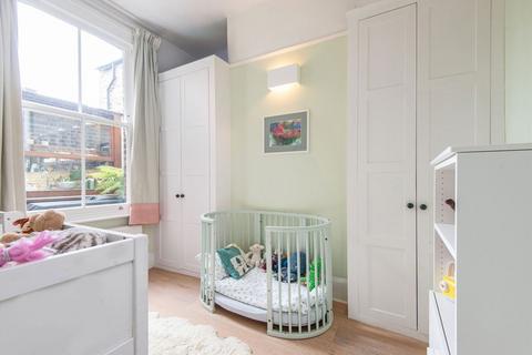 19a Waterlow Road, London, N19 5NJ