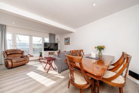 2 bedroom flat for sale, 13/17 Hawkhill Close, Edinburgh, EH7