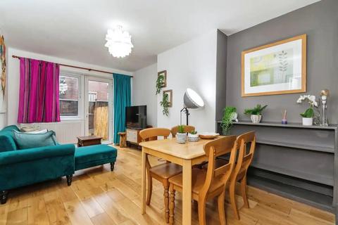 1 bedroom flat to rent, Florida Street, London, E2