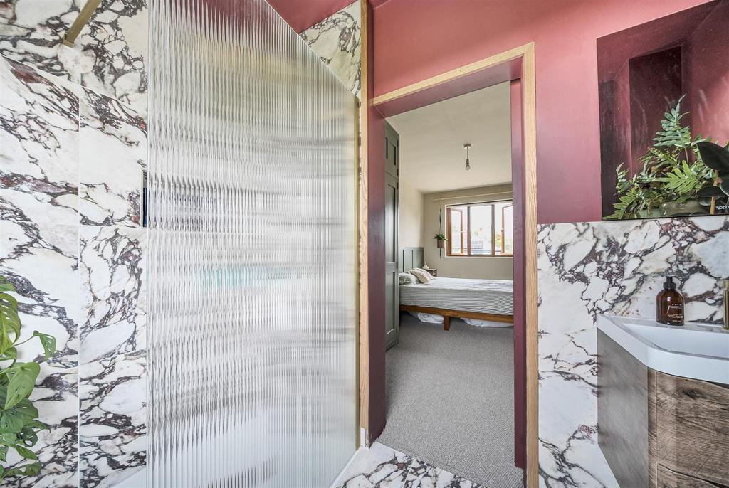 Bathroom (3)