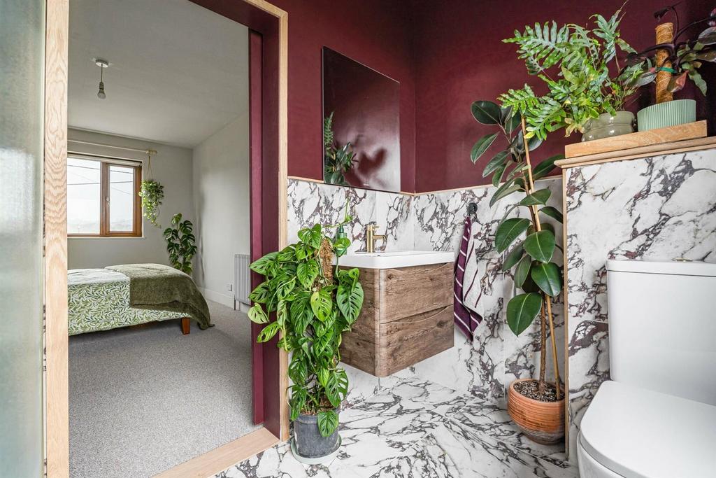 Ensuite to Master