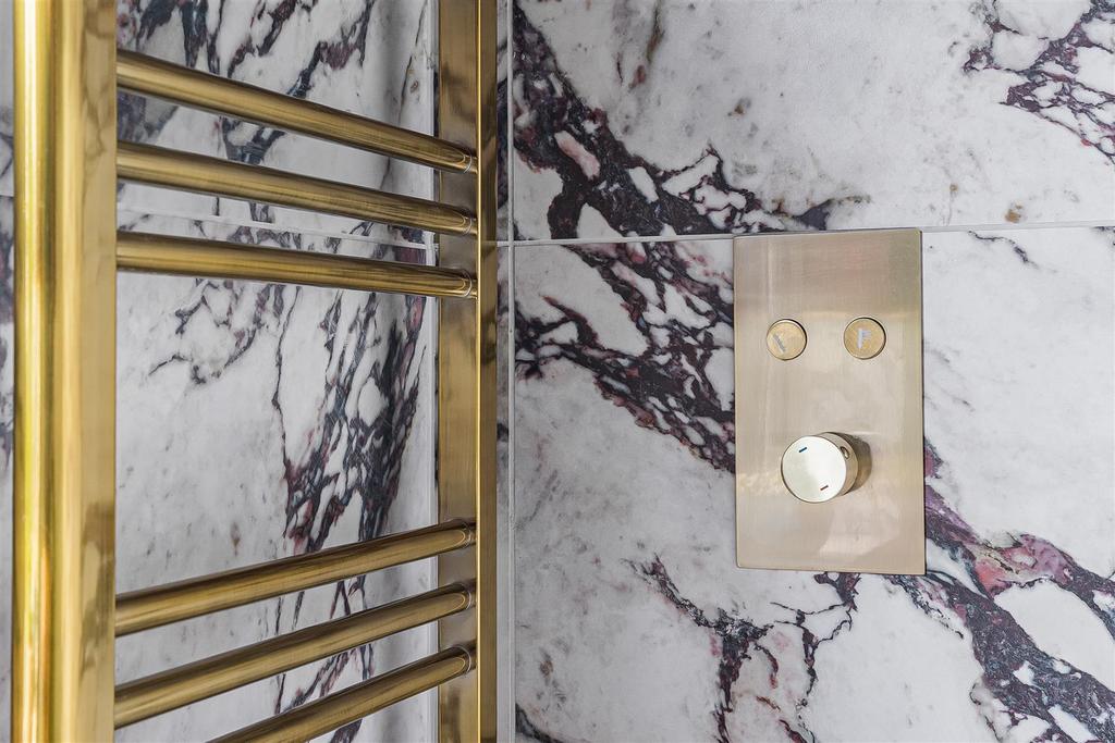 Ensuite to Master