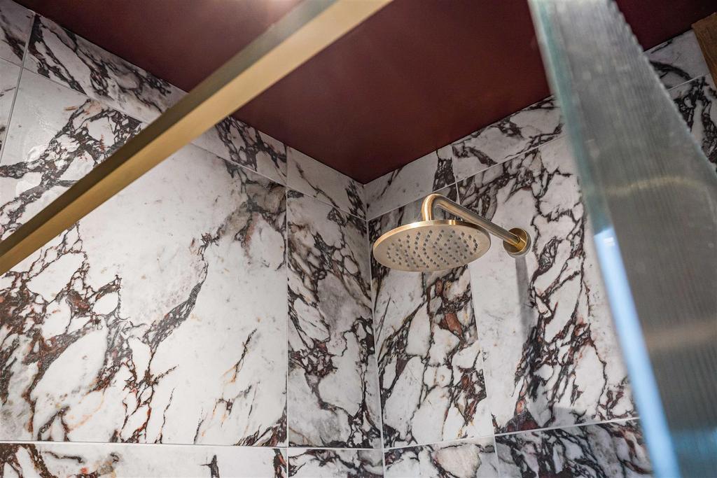 Ensuite to Master