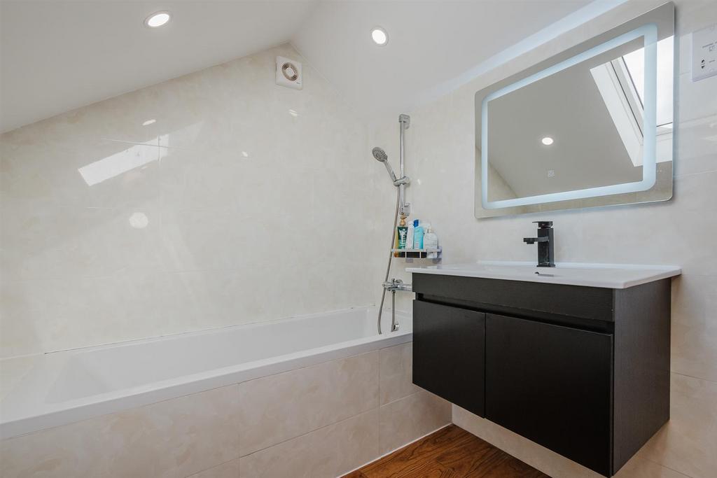 En Suite Bathroom