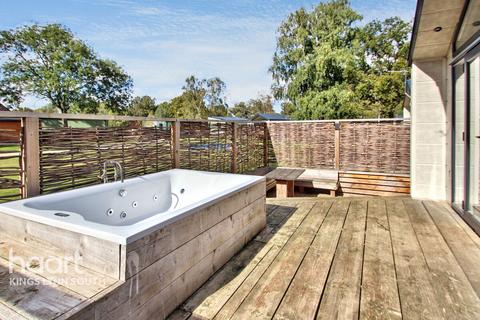 undefined, Holme Road, Stowbridge
