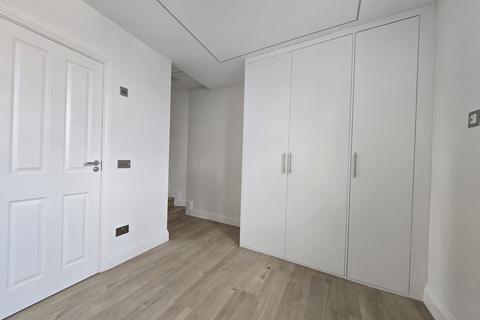 undefined, Athenaeum Place, London N10
