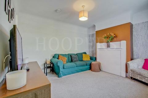 2 bedroom maisonette for sale, Tanfield Avenue, Neasden, London, NW2