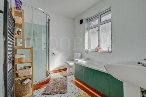 2 bedroom maisonette for sale, Tanfield Avenue, Neasden, London, NW2