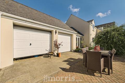 undefined, Penffordd, Clynderwen