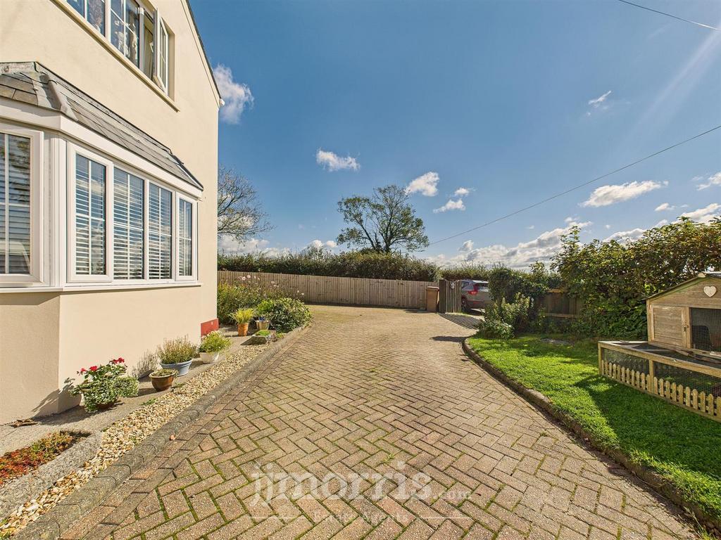 CAM02878 G0-PR0085-STILL006.jpg