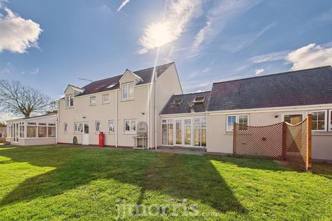 undefined, Penffordd, Clynderwen