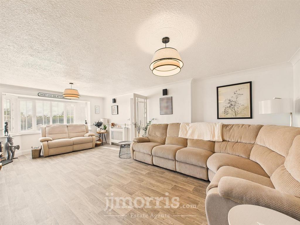 CAM02878 G0-PR0085-STILL044.jpg