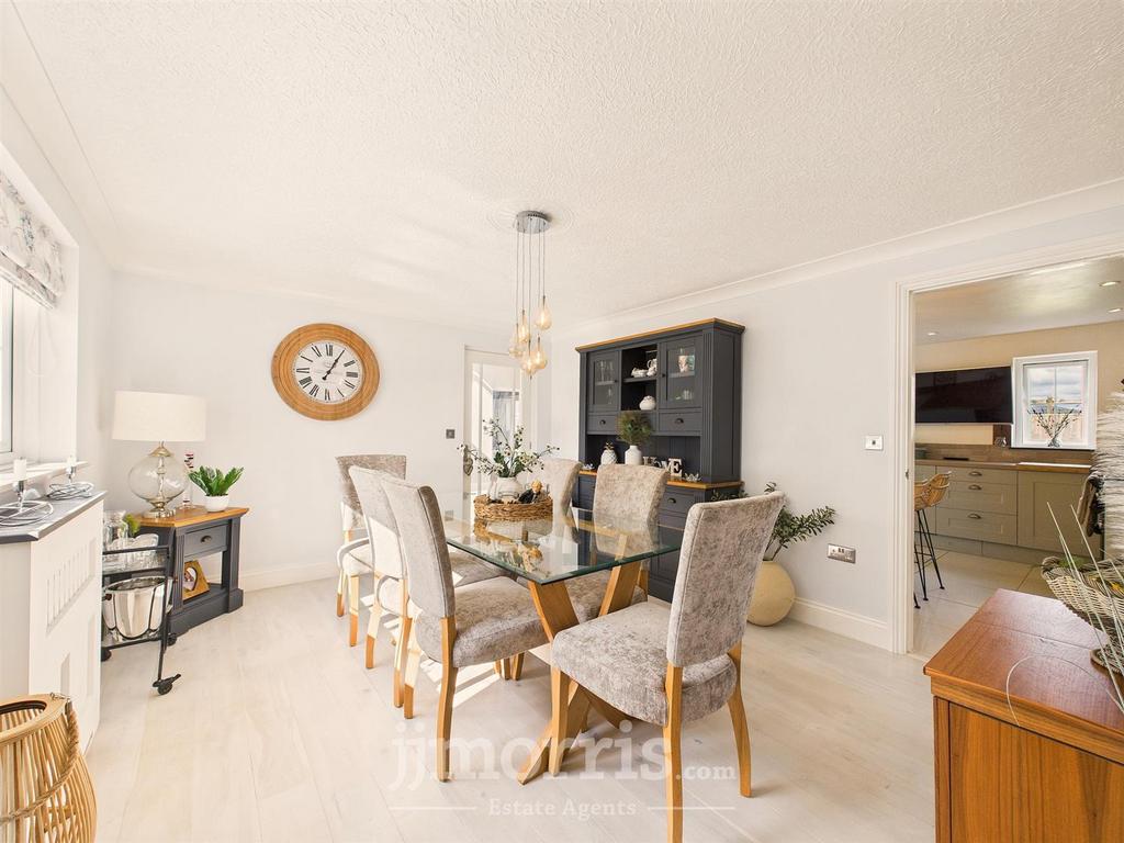 CAM02878 G0-PR0085-STILL023.jpg