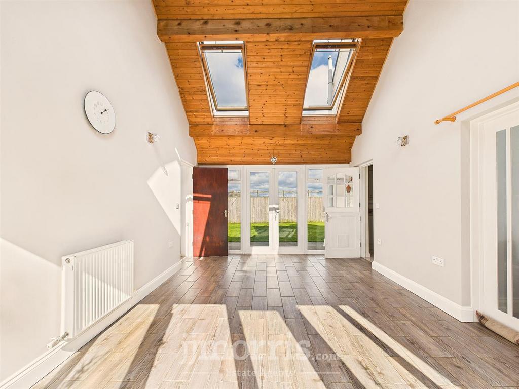 CAM02878 G0-PR0085-STILL027.jpg