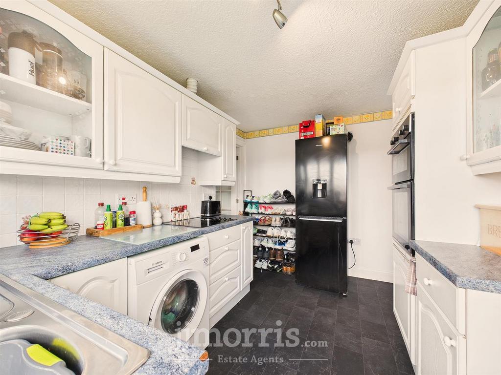 CAM02878 G0-PR0085-STILL018.jpg