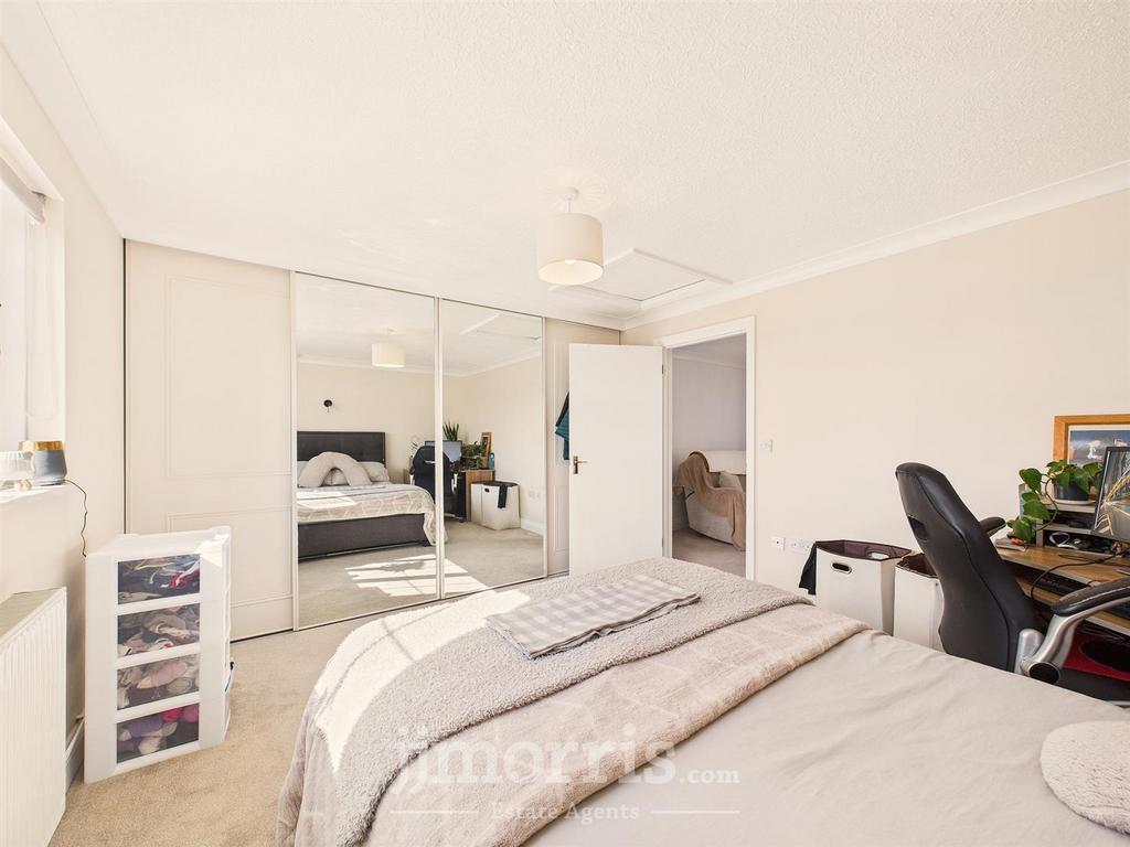 CAM02878 G0-PR0085-STILL015.jpg