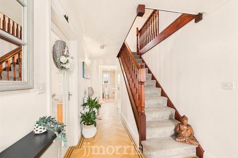 undefined, Penffordd, Clynderwen