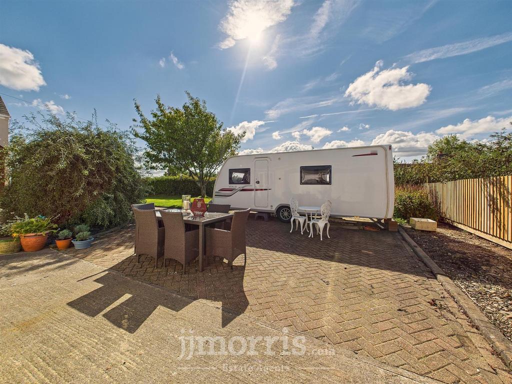 CAM02878 G0-PR0085-STILL008.jpg