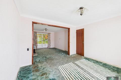 undefined, West Avenue, Crawley RH10