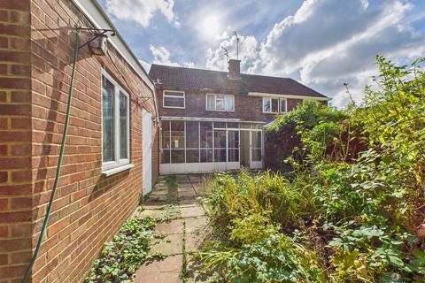 undefined, West Avenue, Crawley RH10